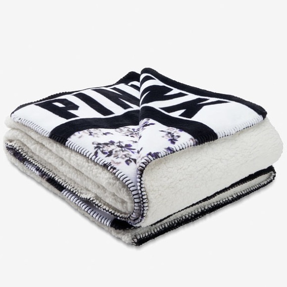 PINK Victoria’s Secret Sherpa Blanket - Picture 2 of 4